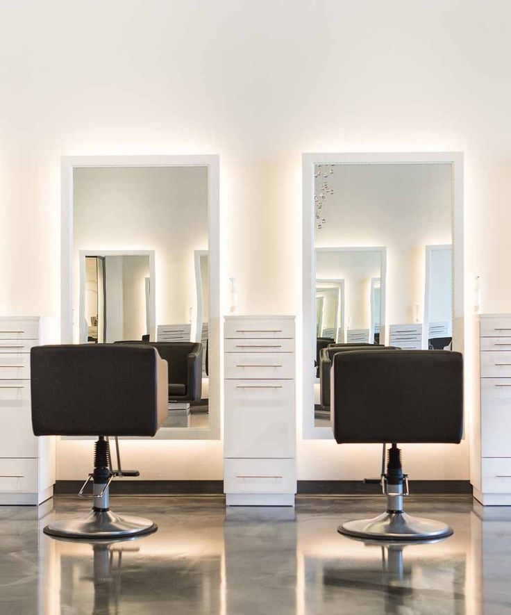 Salon Station
